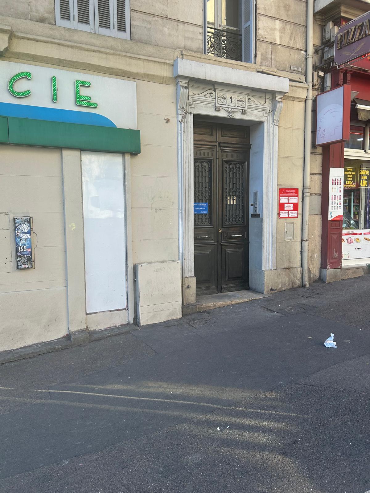 Cabinet de Stephan Attias, ostéopathe à Marseille 13001 boulevard d'Athènes